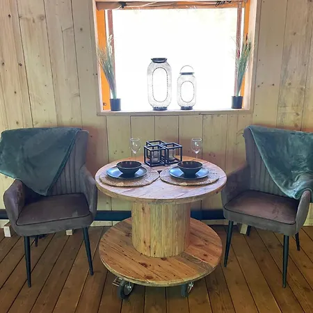 Veluwse Safari Tent オッテルロ