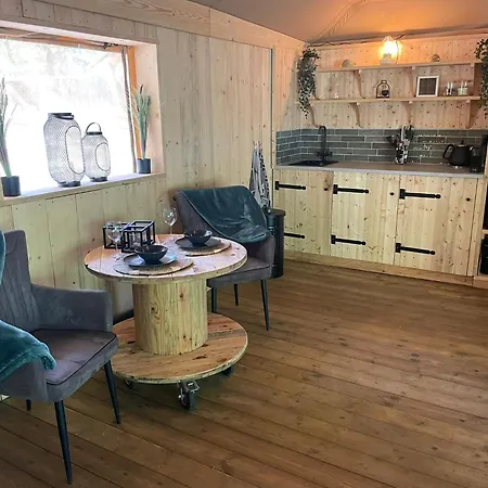 Luxe tent Veluwse Safari Tent